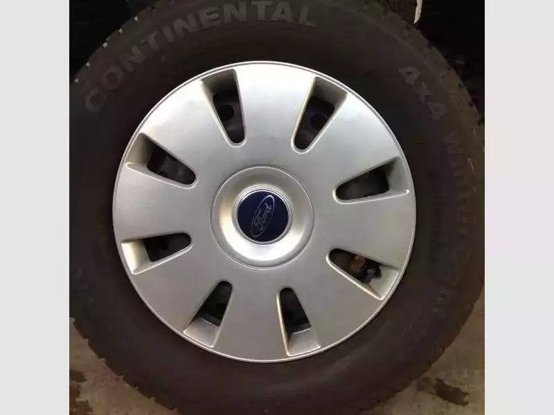 Jantes acier + Pneus hiver 16 235/60 R16 - Photo 1