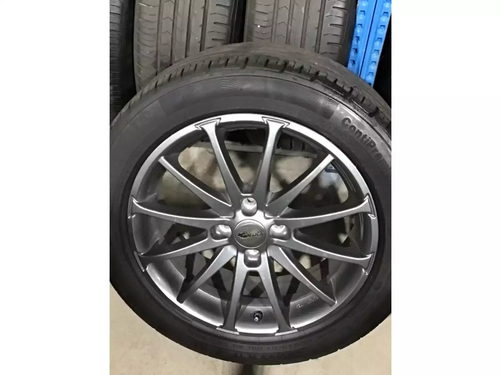 Jantes alu + Pneus été 17 205/55 R17 95V - Photo 1