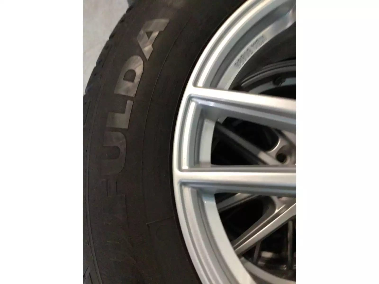 Jantes alu + Pneus hiver 17 225/65 R17 106H - Photo 1