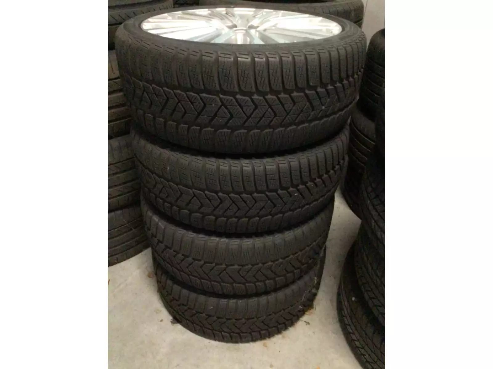 Jantes alu + Pneus hiver 18 225/40 R18 92V - Photo 1