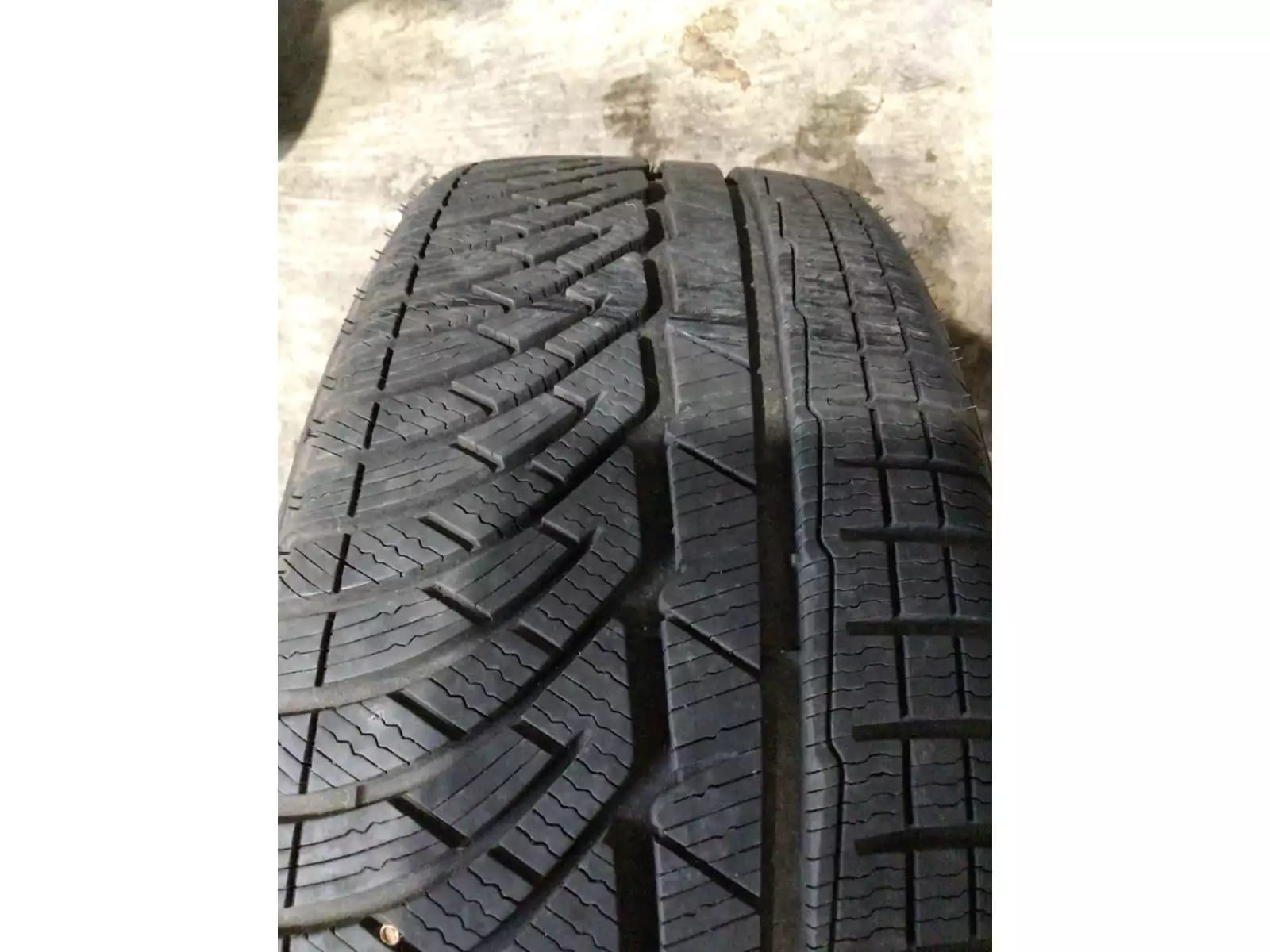 Jantes alu + Pneus hiver 17 235/55 R17 103V - Photo 1