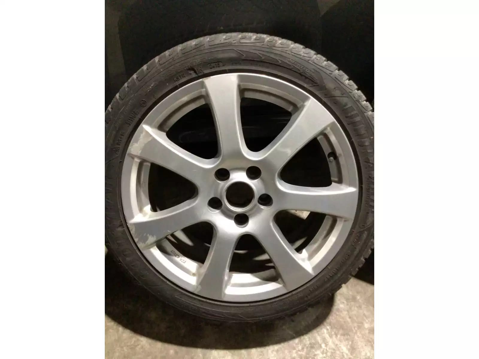 Jantes alu + Pneus hiver 17 225/45 R17 91H - Photo 1