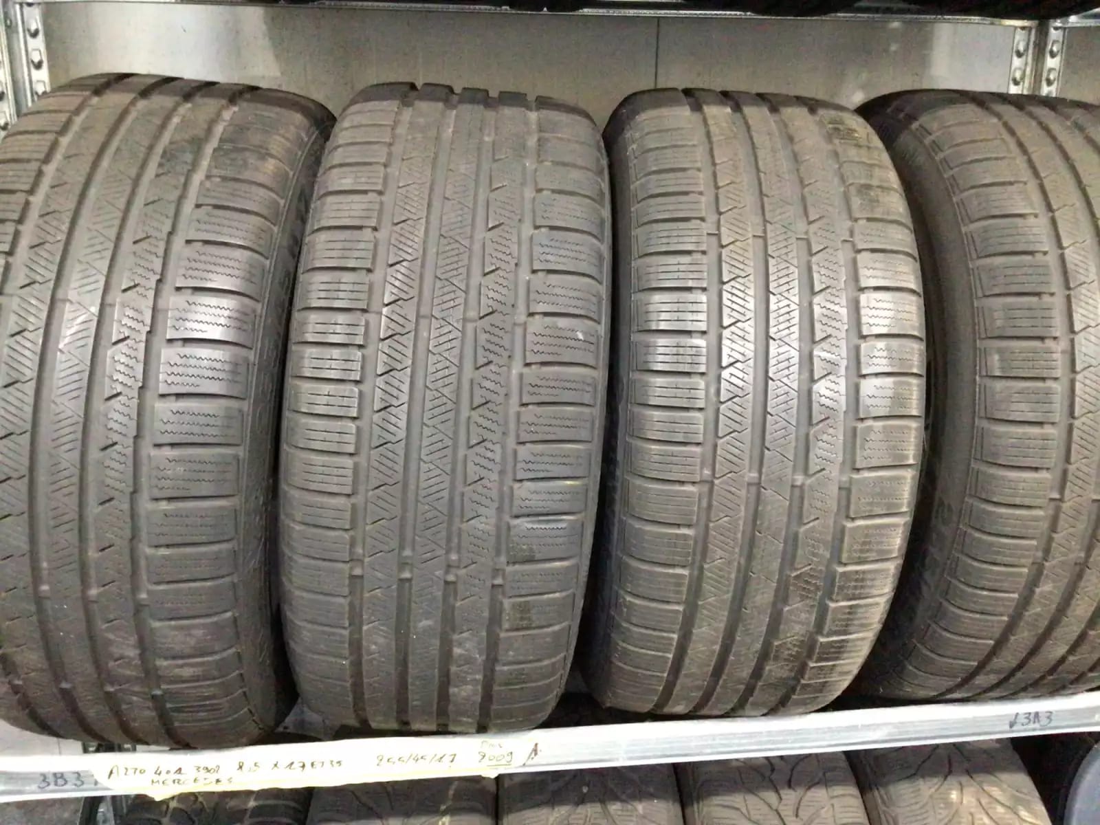 Jantes alu + Pneus hiver 17 255/45 R17 102V - Photo 1