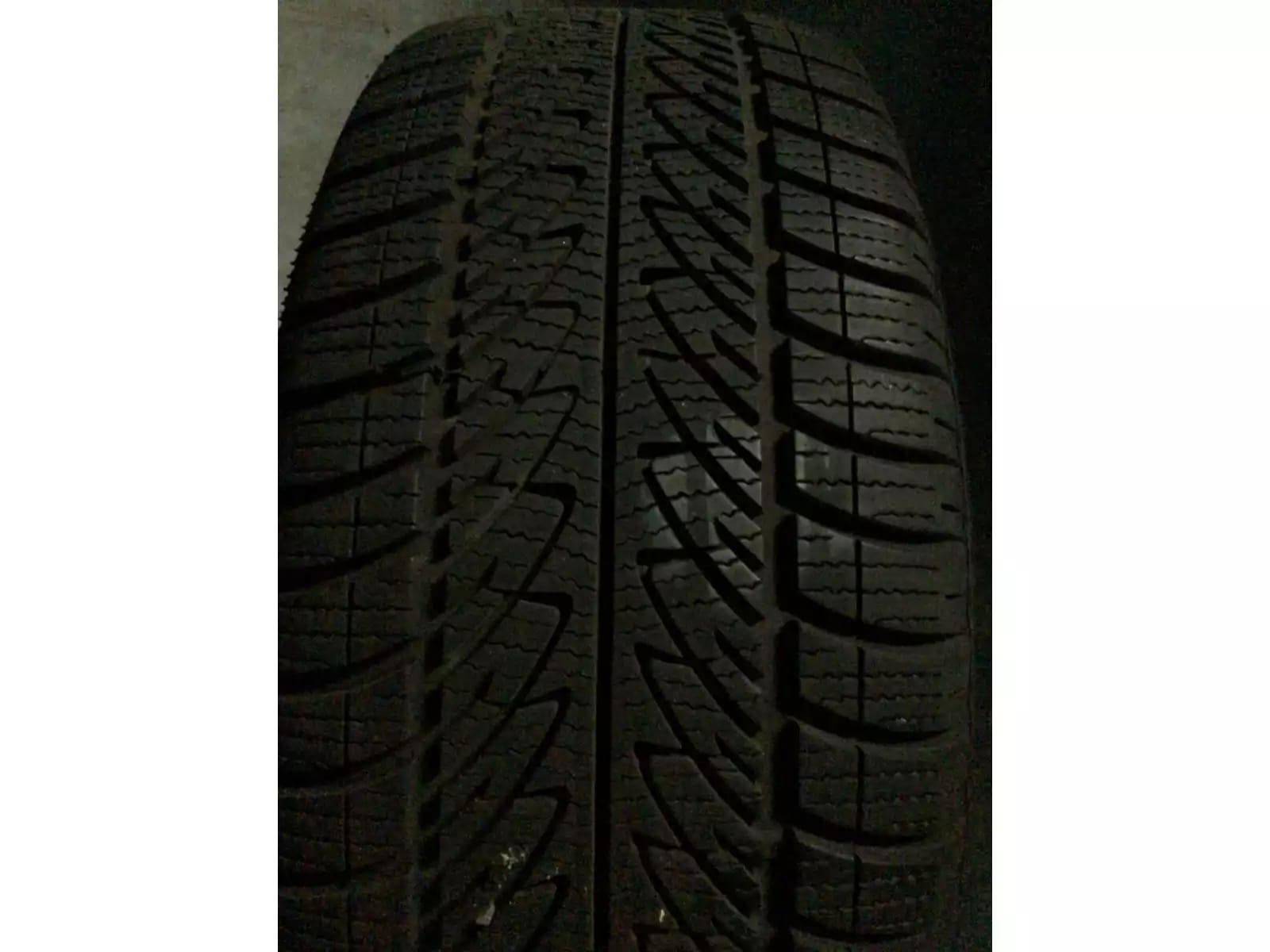 Jantes alu + Pneus hiver 16 225/55 R16 95H - Photo 1