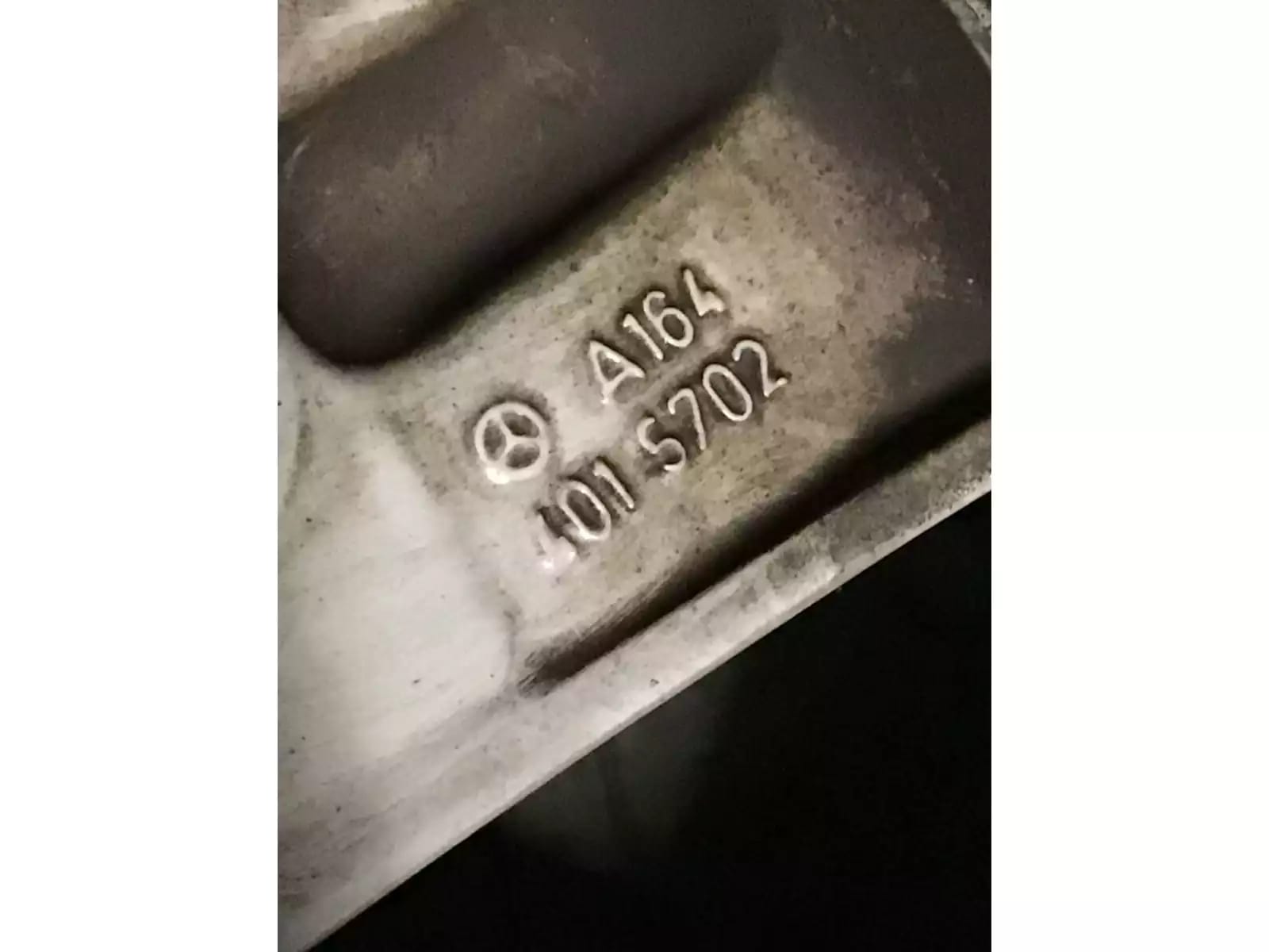 Jantes alu + Pneus hiver 18 255/55 R18 109H - Photo 1