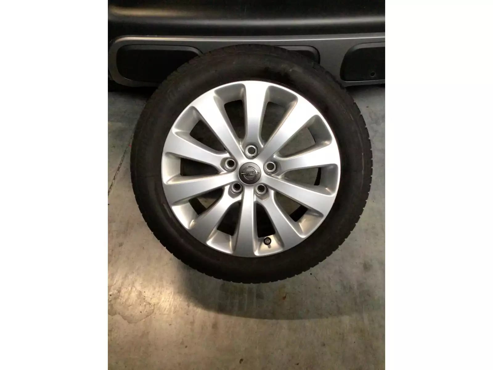 Jantes alu + Pneus été 17 225/50 R17 94V - Photo 1