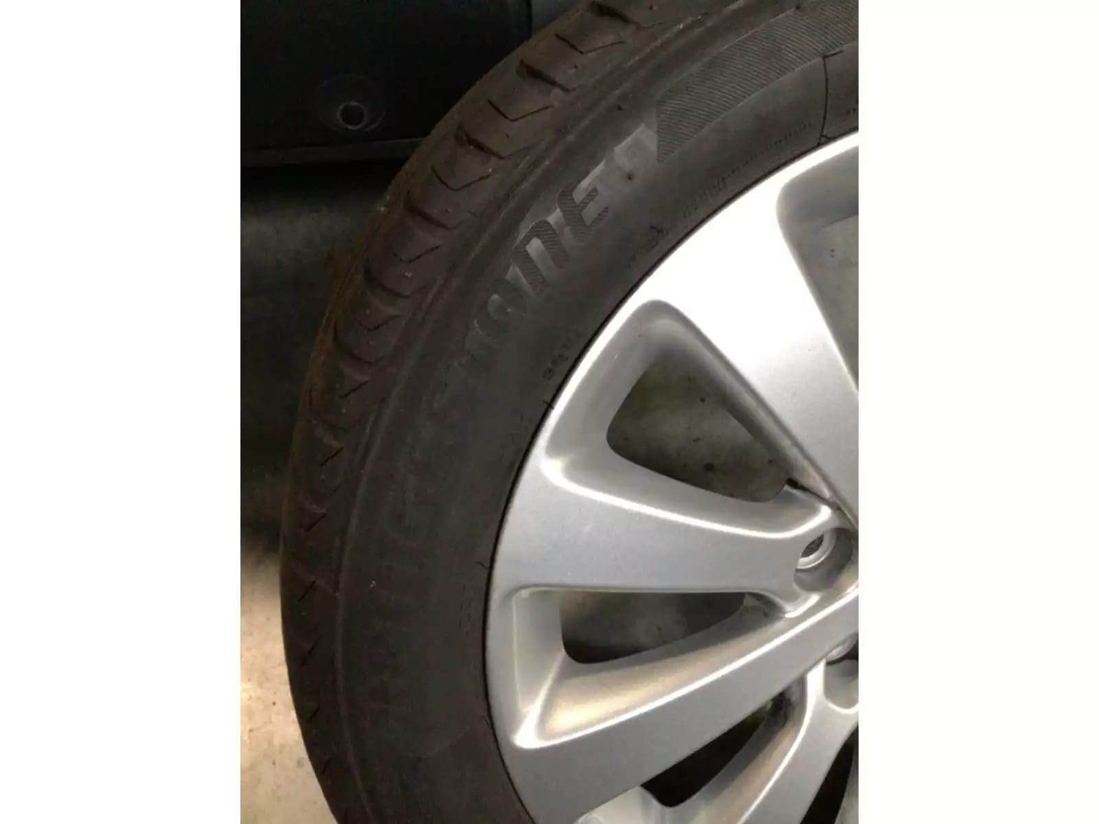 Jantes alu + Pneus été 17 225/50 R17 94V - Photo 1