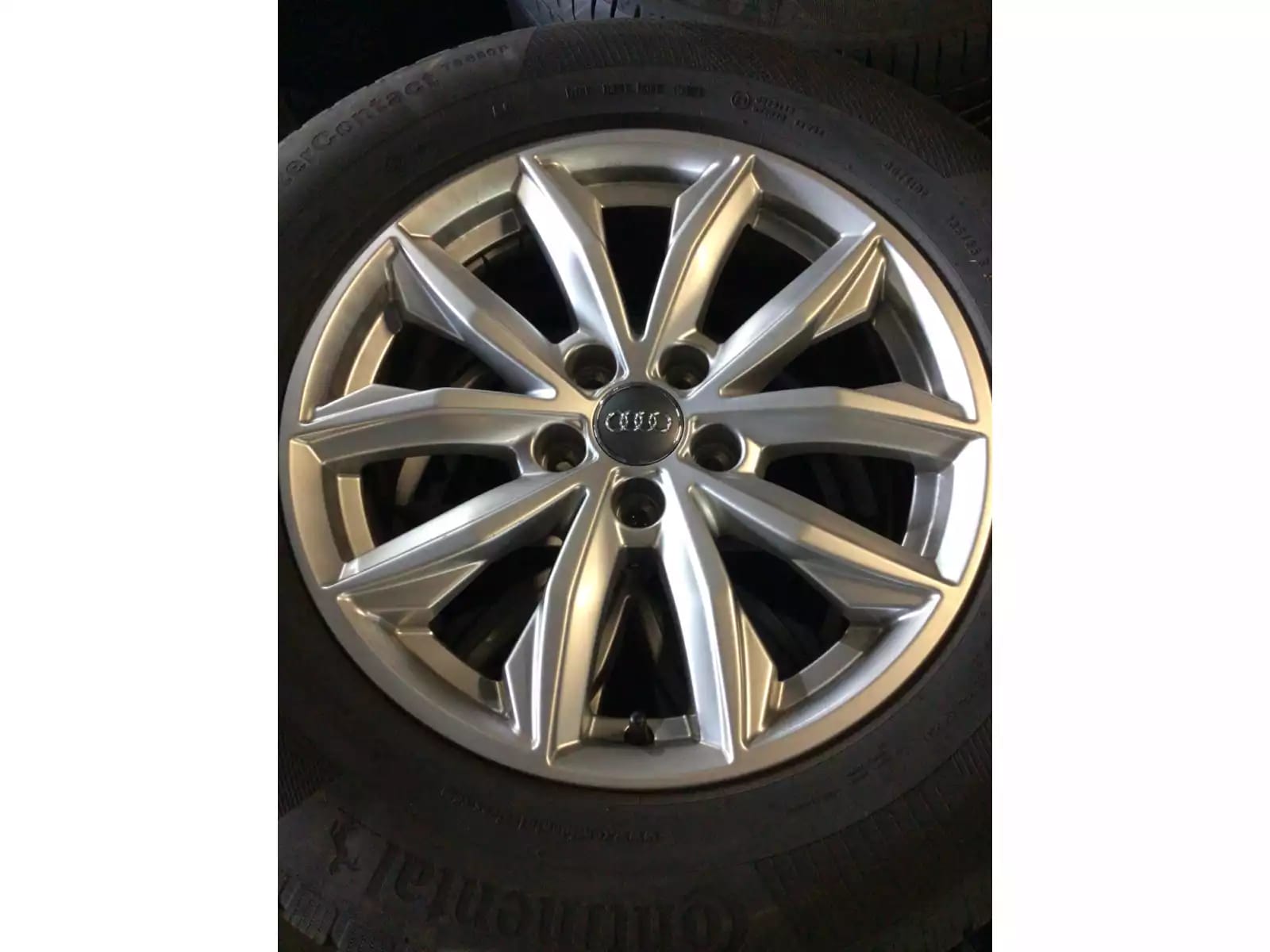 Jantes alu + Pneus hiver 17 235/65 R17 104H - Photo 1