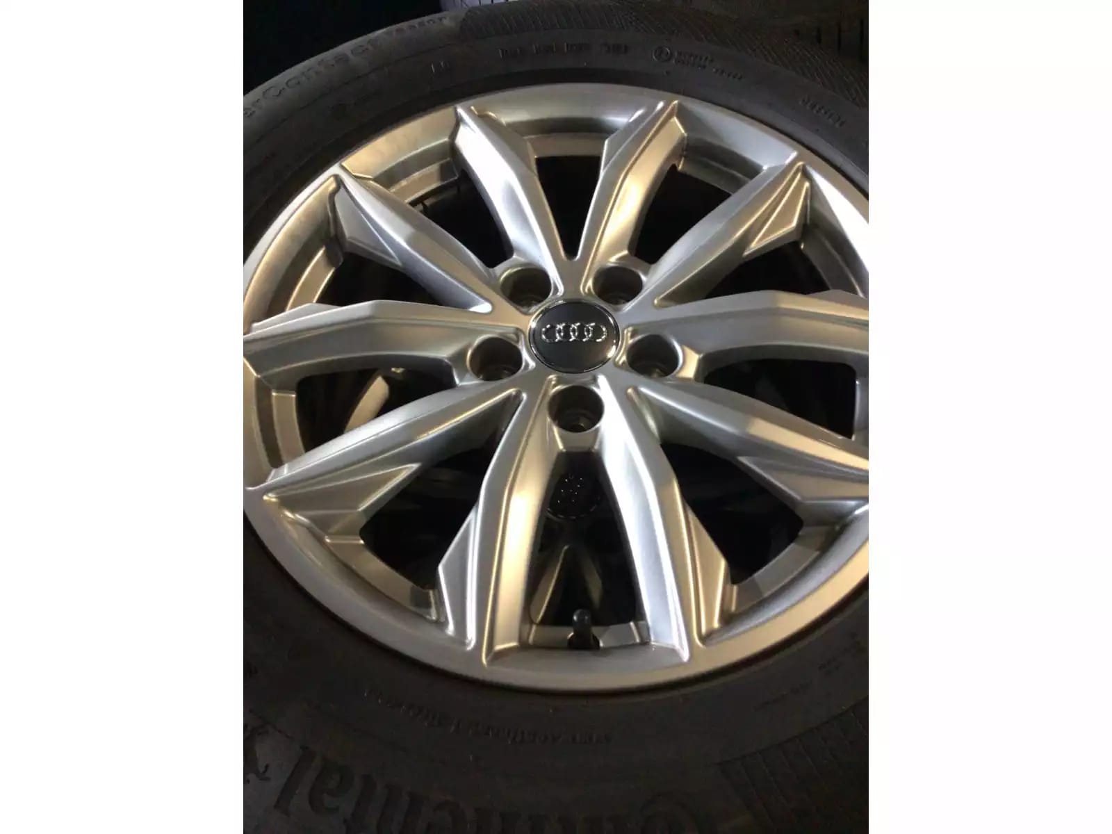 Jantes alu + Pneus hiver 17 235/65 R17 104H - Photo 1