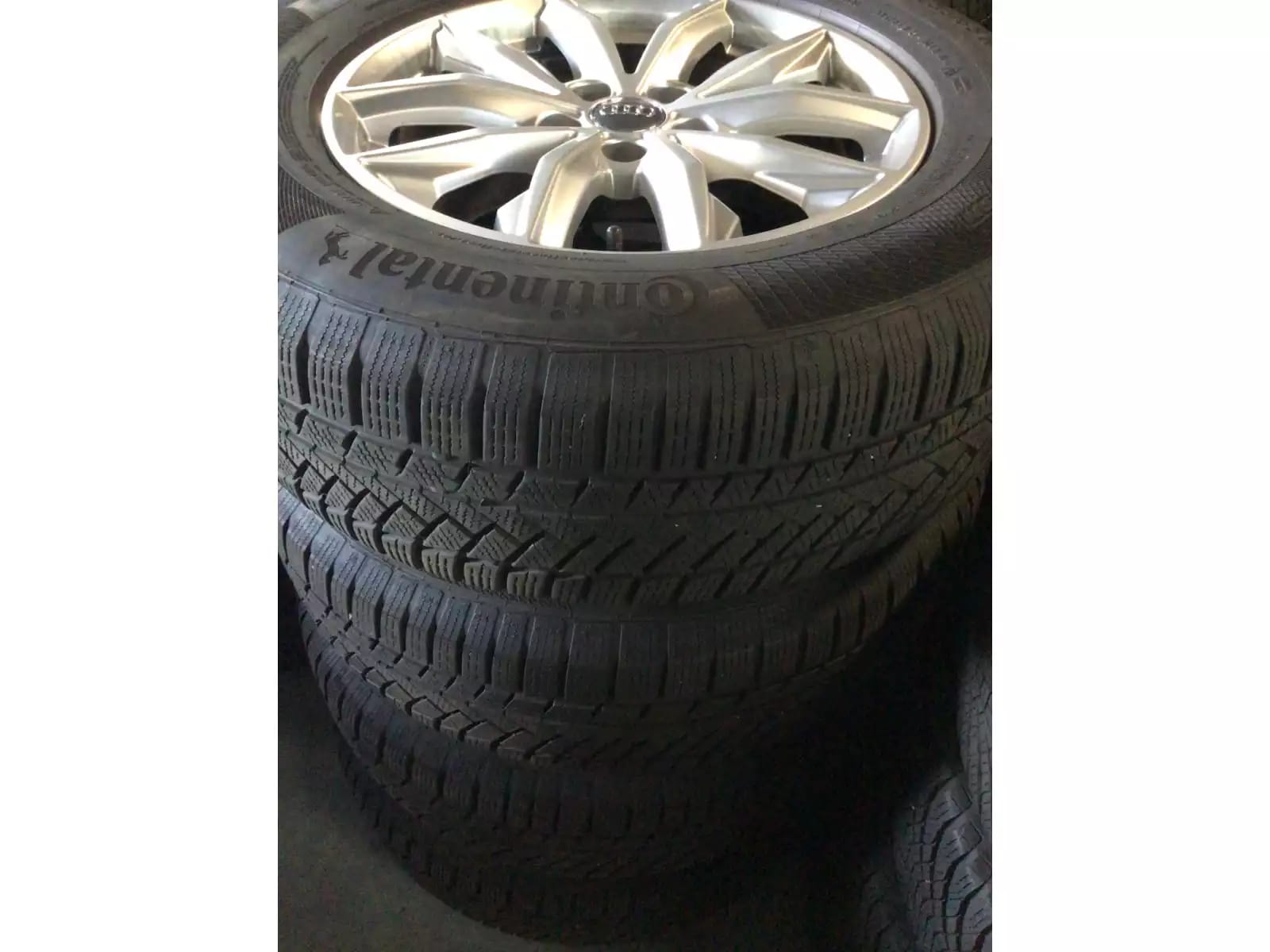 Jantes alu + Pneus hiver 17 235/65 R17 104H - Photo 1