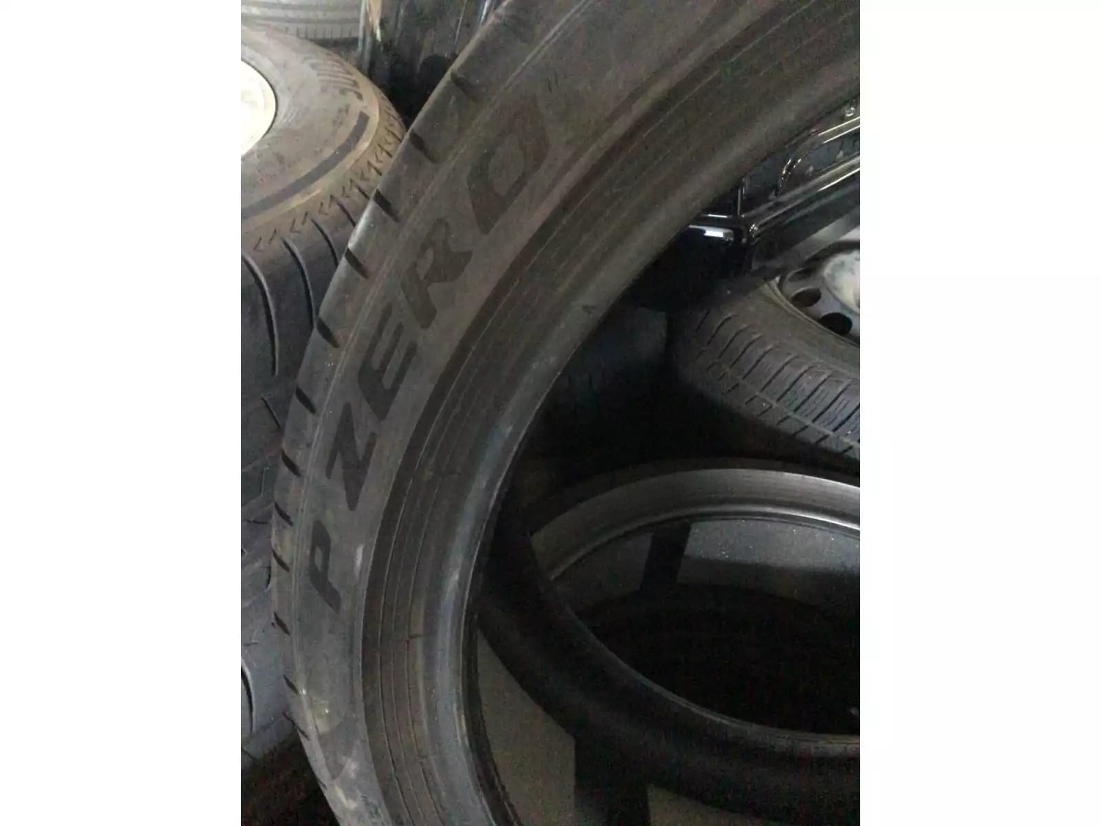 Pneus été 21 265/35 R21 101Y - Photo 1