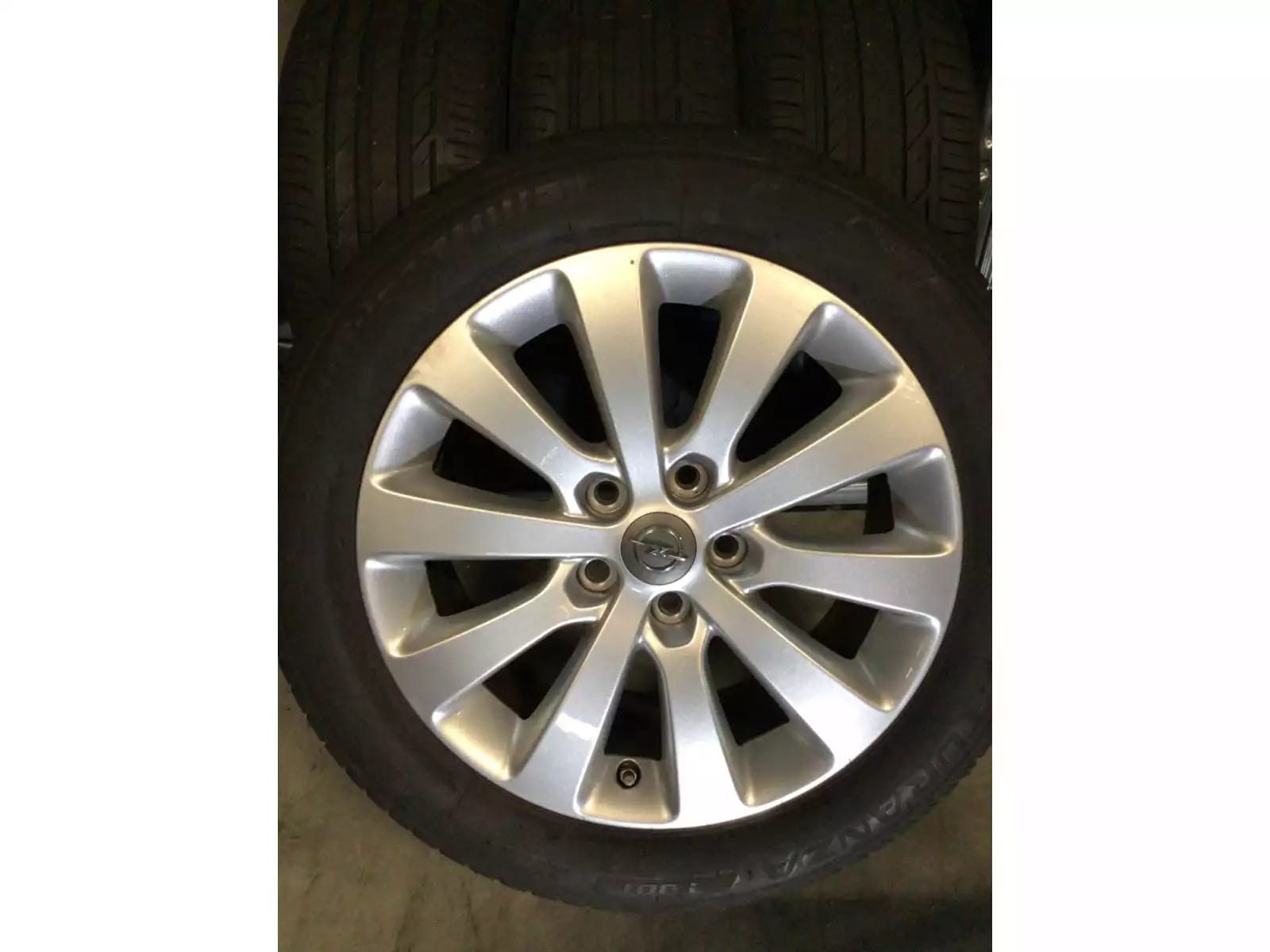 Jantes alu + Pneus été 17 225/50 R17 94V - Photo 1