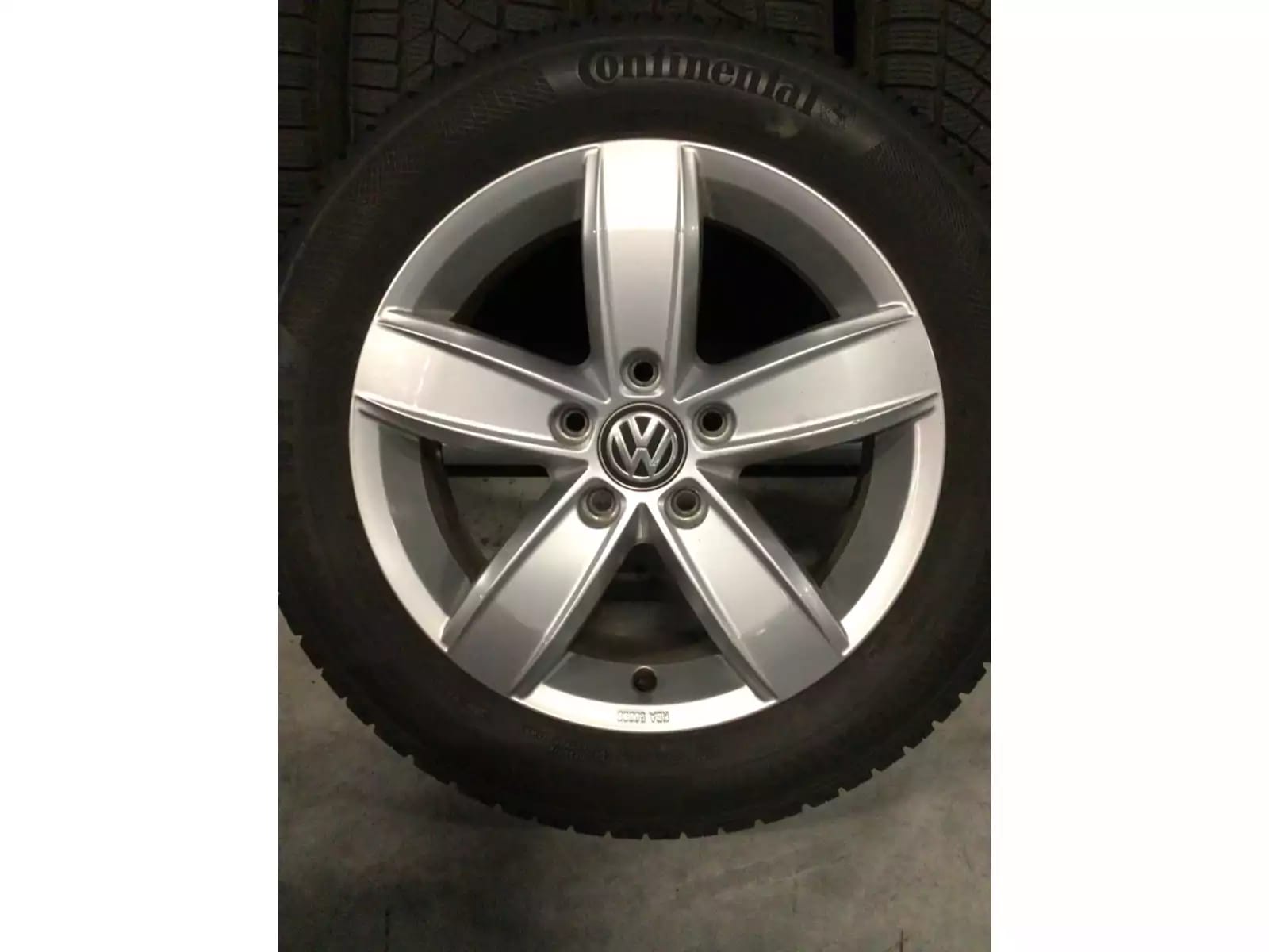 Jantes alu + Pneus hiver 16 205/55 R16 91H - Photo 1