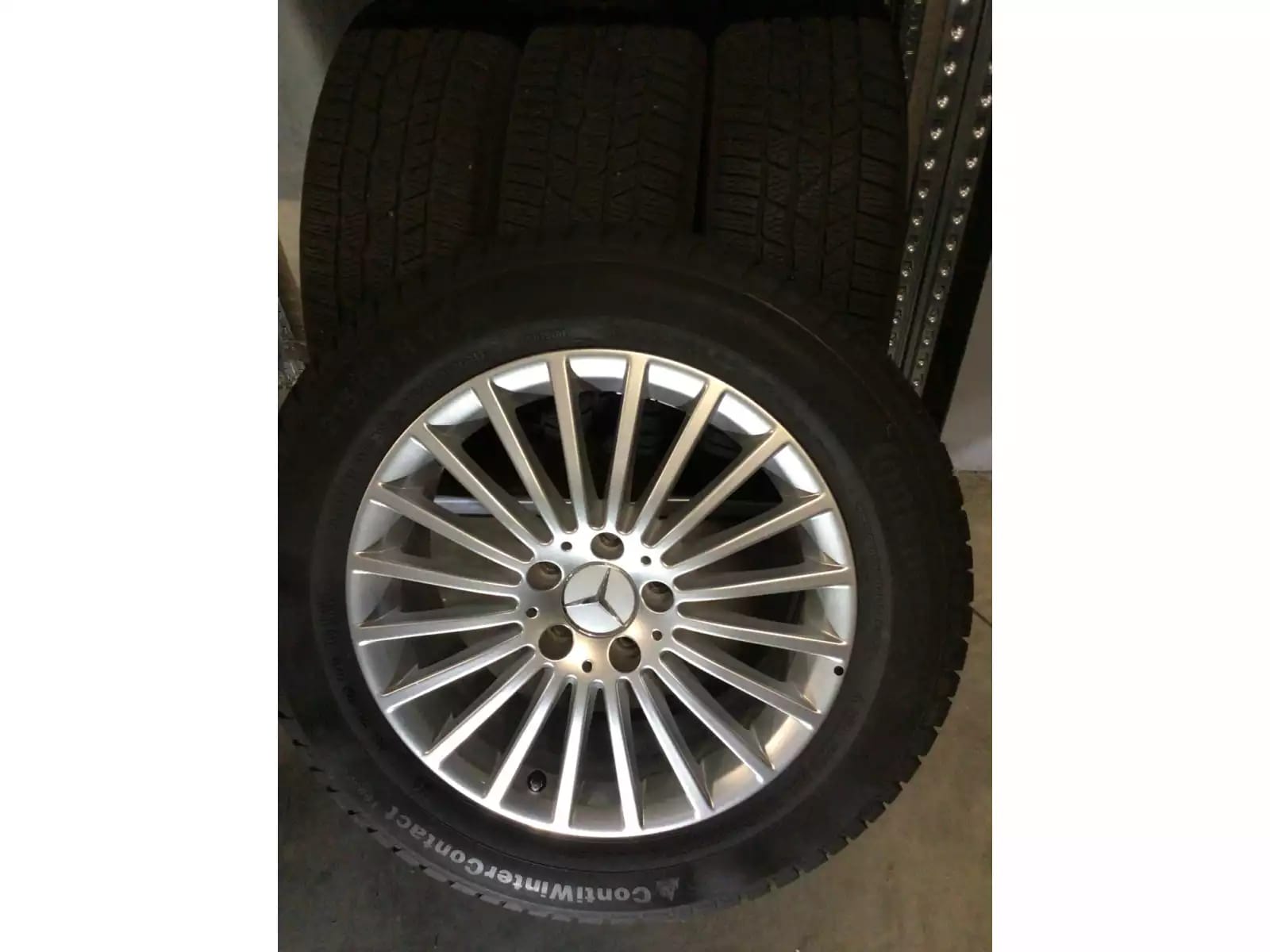 Jantes alu + Pneus hiver 17 215/65 R17 96H - Photo 1