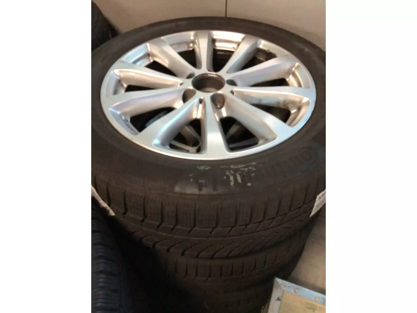 Jantes alu + Pneus hiver 17 225/55 R17 97H - Photo 1