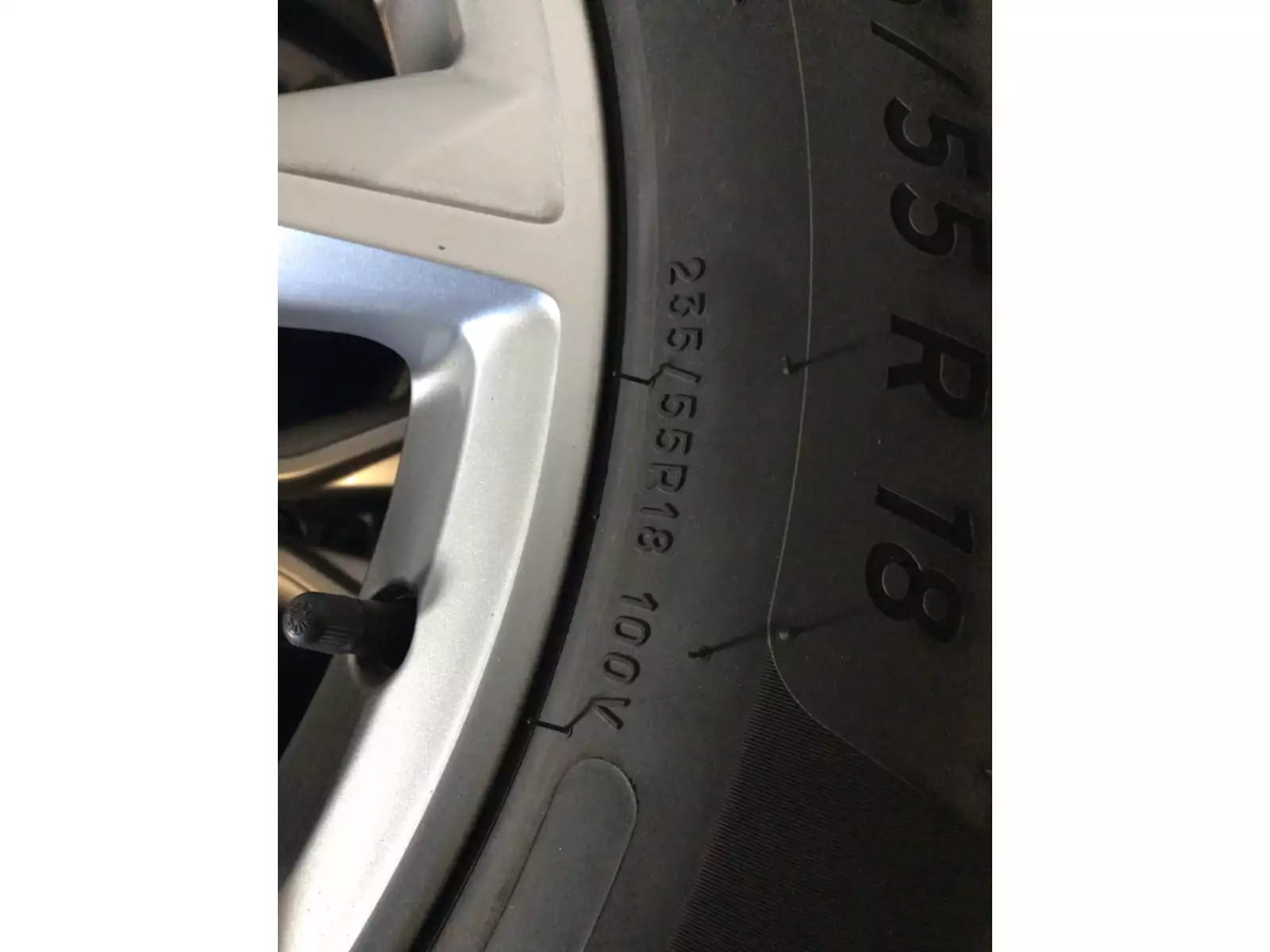 Jantes alu + Pneus été 18 235/55 R18 100V - Photo 1