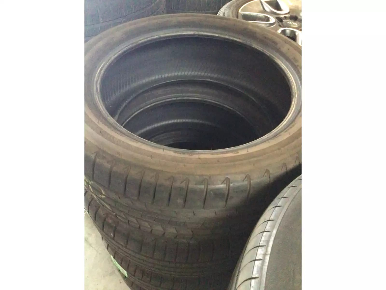 Pneus été 19 235/50 R19 99V - Photo 1