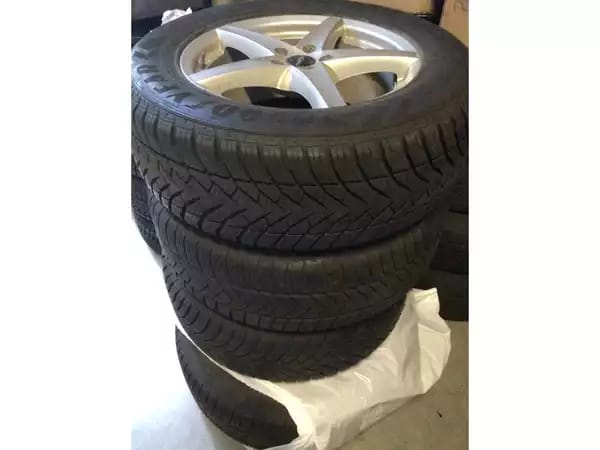 Jantes alu + Pneus hiver 18 255/60 R18 112H - Photo 2