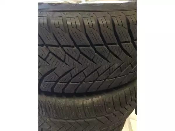 Jantes alu + Pneus hiver 18 255/60 R18 112H - Photo 2