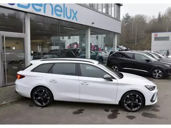 Cupra Leon ST 1.5 eTSI DSG ACC LANE SG CHFF CAM NEUVE - Photo 2