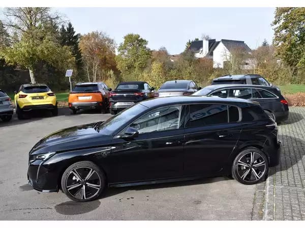 Peugeot 308 1.5 BlueHDI GT EAT8 - Photo 2