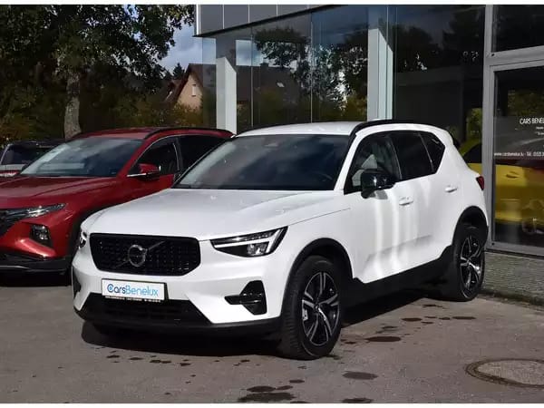 Volvo XC40 2.0 B3 MHEV Plus Dark DCT MEMO HARMAN PILOT ATT RMQ NEUF - Photo 2