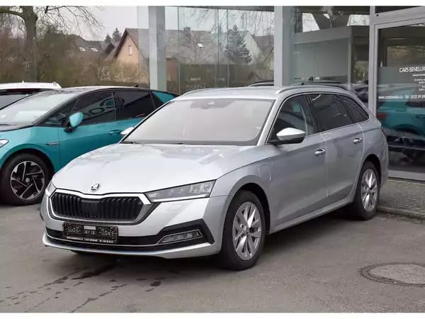 Skoda Octavia Combi 1.4 TSI PHEV DSG LANE GPS CAM KESSY 1° MAIN - Photo 2