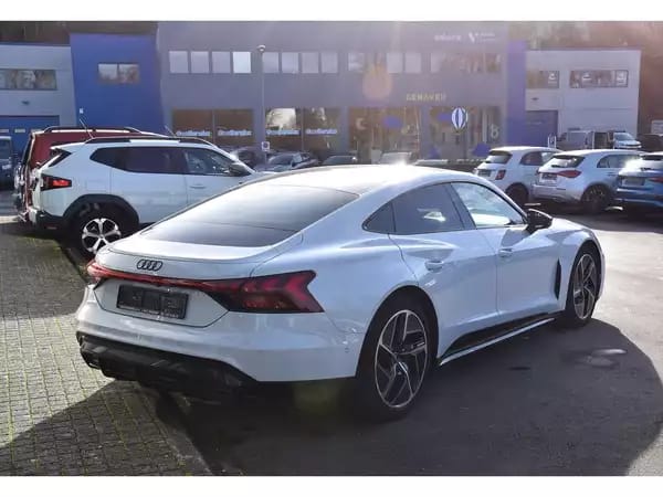 Audi e-tron GT 60 Quattro SUSP PNEU SG SPORT PLUS MEMO CAM360 JA20 1° MAIN - Photo 3