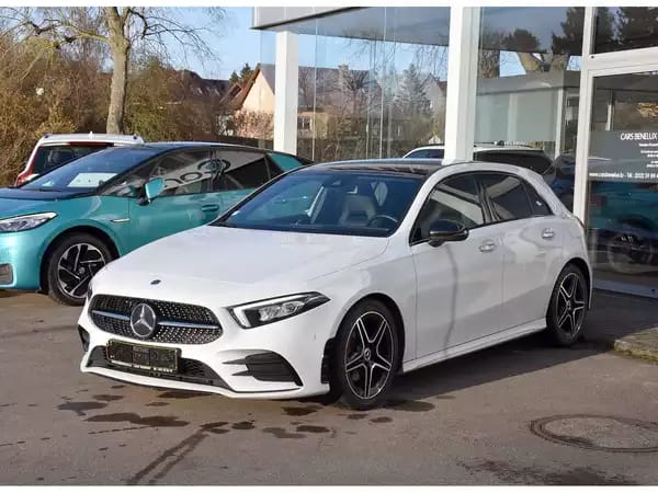 Mercedes-Benz A 200 AMG Line 7G TO DISTRONIC KEYLESS NIGHT SIDE MIDLINE - Photo 2