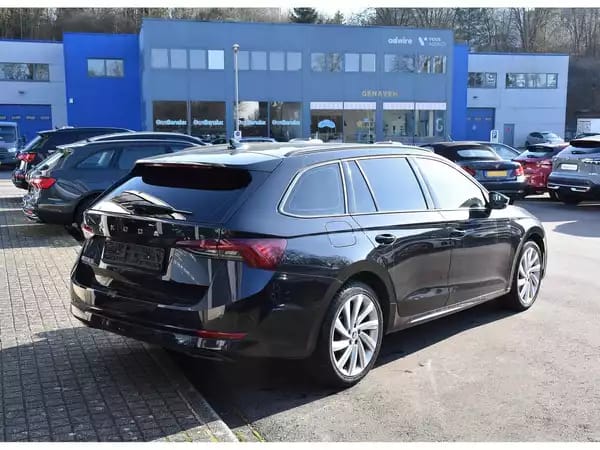 Skoda Octavia Combi 2.0 TDI Style DSG MEMO CANTON SIDE CAM ATT RMQ - Photo 3