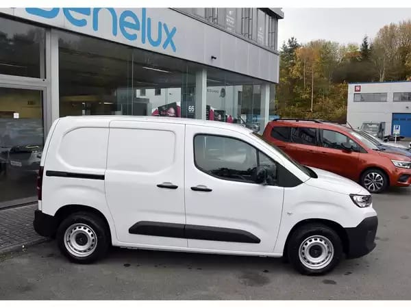 Citroën Berlingo 1.5 BlueHDI 100 CLIMA REGUL LANE CAM KEYLESS NEUF - Photo 2