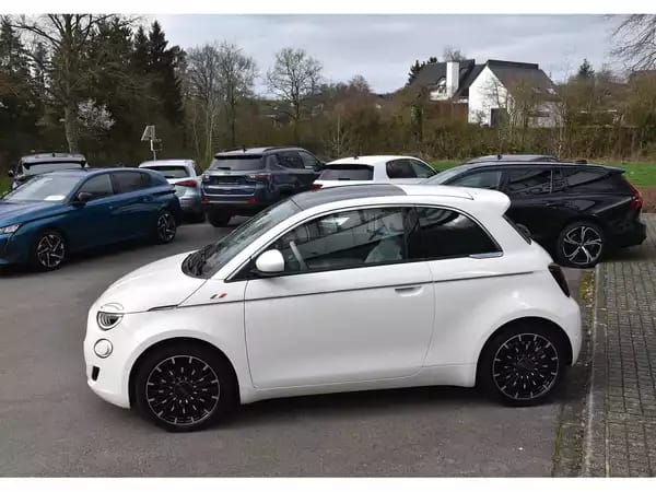 Fiat 500e 3+1 42 kWh La Prima ACC CO DRIVER PANO CAM 1° MAIN - Photo 2