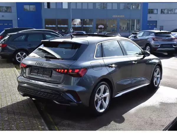 Audi A3 Sportback 35 TFSI S-Line S-Tronic PANO SONOS ACC CAM NEUVE - Photo 3