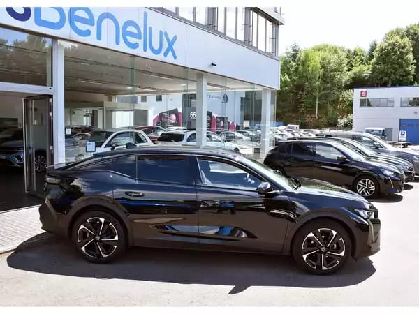 Peugeot 408 1.2 PureTech Allure EAT8 - Photo 2