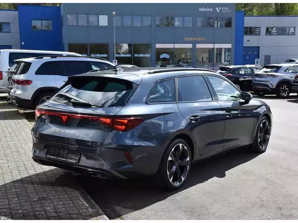 Cupra Leon ST 1.5 eTSI DSG ACC LANE CAM SG CHFF NEUVE - Photo 3