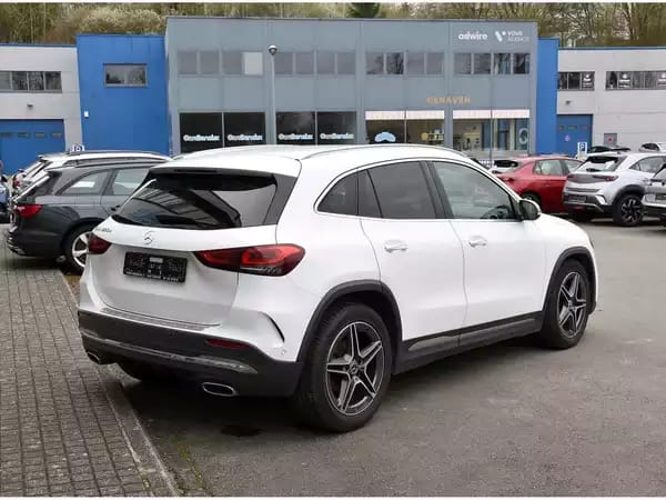 Mercedes-Benz GLA 200 CDI AMG Line 8G-Tronic - Photo 3