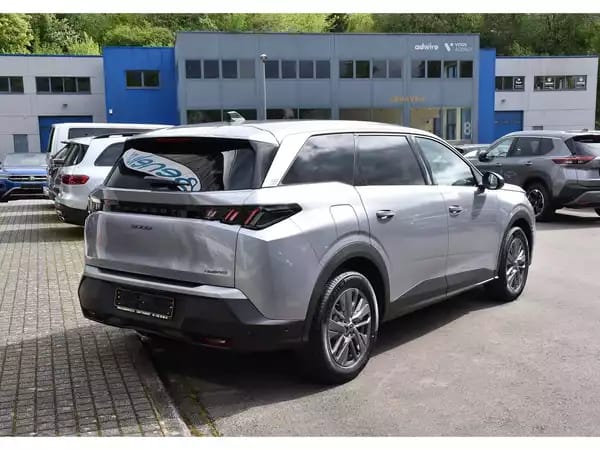 Peugeot 5008 Hybrid 145 Allure e-DCS6 ACC SG CHFF CAM360 NEUF - Photo 3