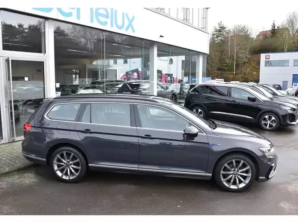Volkswagen Passat Variant 1.4 TSI GTE DSG ACC GPS LANE CARNET - Photo 2