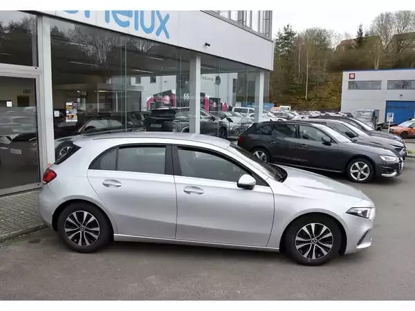 Mercedes-Benz A 180 CDI Style 7G-Tronic GPS LANE SIDE PARK - Photo 2