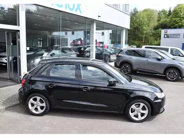 Audi A1 Sportback 1.4 TFSI Sport GPS XENON 1° MAIN CARNET - Photo 2