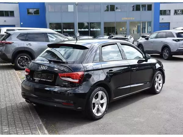 Audi A1 Sportback 1.4 TFSI Sport GPS XENON 1° MAIN CARNET - Photo 3