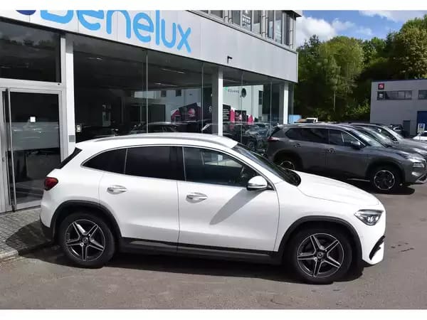 Mercedes-Benz GLA 200 CDI AMG Line 8G-Tronic - Photo 2