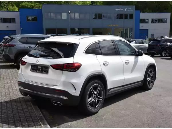 Mercedes-Benz GLA 200 CDI AMG Line 8G-Tronic - Photo 3