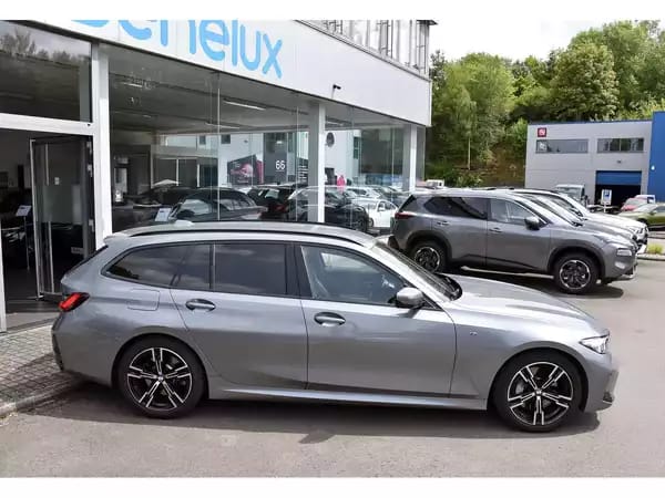BMW 330 d xDrive Touring M Sport GPS LANE ATT RMQ 1° MAIN - Photo 2