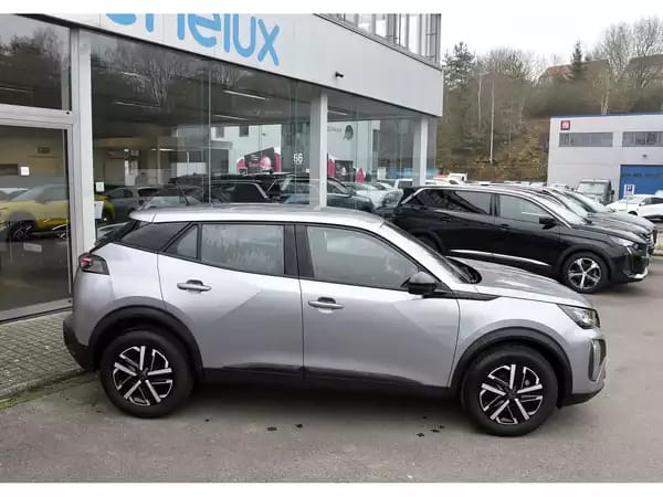 Peugeot 2008 1.2 Hybrid 145 e-DCS6 Style REGUL LANE PDC 1° MAIN - Photo 2