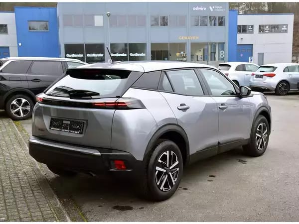 Peugeot 2008 1.2 Hybrid 145 e-DCS6 Style REGUL LANE PDC 1° MAIN - Photo 2