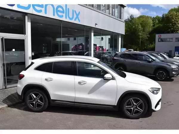 Mercedes-Benz GLA 200 CDI AMG Line 8G-Tronic - Photo 2