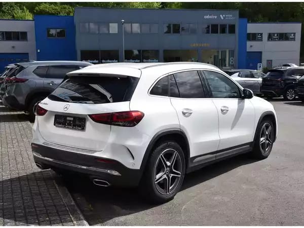 Mercedes-Benz GLA 200 CDI AMG Line 8G-Tronic - Photo 3