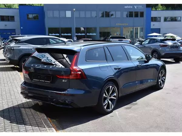 Volvo V60 2.0 B4 Plus Dark Geartronic PANO CUIR MEMO CAM360 HARMAN 1° MAIN - Photo 3