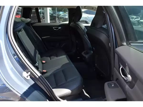 Volvo V60 2.0 B4 Plus Dark Geartronic PANO CUIR MEMO CAM360 HARMAN 1° MAIN - Photo 3
